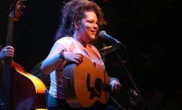 Mατούλα Ζαμάνη σε αστυνομικό που της έκοψε κλήση: «Πες μου βρε αγάπη μου τι είναι γιατί πάω σε συναυλία»