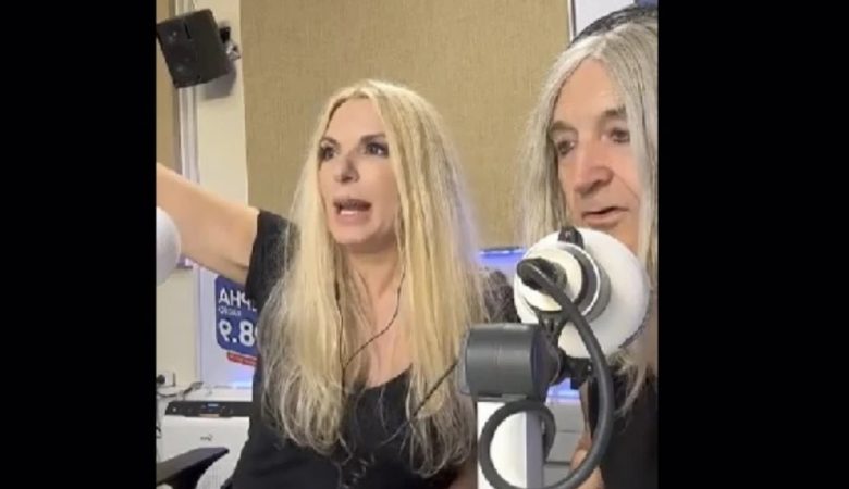 «Αναστατώνομαι» – Το τσιφτετέλι της Αννίτας Πάνια μπροστά στον Νίκο Καρβέλα
