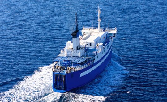 Εκπτώσεις σε ακτοπλοϊκά και αεροπορικά εισιτήρια για τη μετάβαση αναπληρωτών εκπαιδευτικών στην περιοχή τοποθέτησής τους