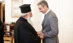 Συνάντηση Μητσοτάκη με αντιπροσωπεία της Εκκλησίας της Κρήτης με επικεφαλής τον Αρχιεπίσκοπο Ευγένιο