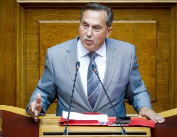 Διεγράφη ο Νίκος Βρεττός από το κόμμα «Νίκη»