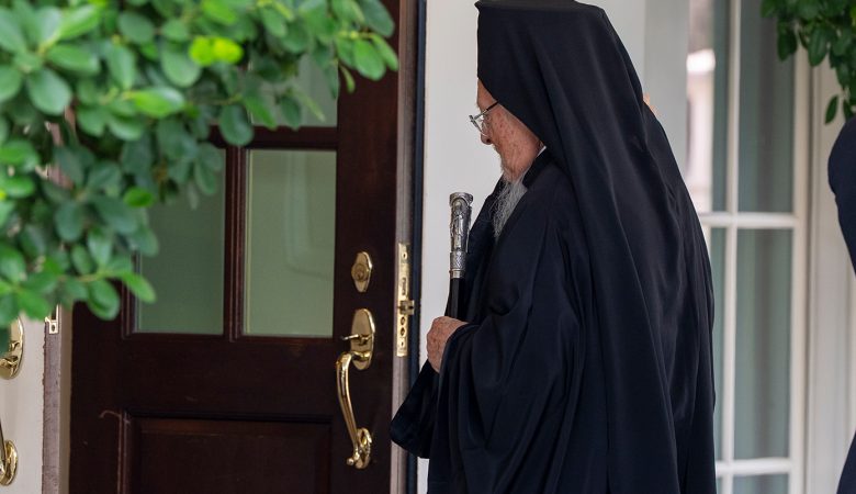 Θερμό κλίμα στη συνάντηση του Βαρθολομαίου με τον Τραμπ στον Λευκό Οίκο – Μίλησαν για τη Θεολογική Σχολή της Χάλκης, τους χριστιανούς στη Μέση Ανατολή