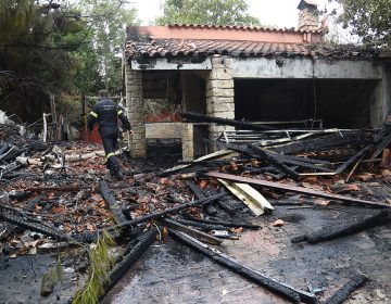 Φωτιά σε παλιά καφετέρια στους Αγίους Αναργύρους