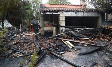 Φωτιά σε παλιά καφετέρια στους Αγίους Αναργύρους