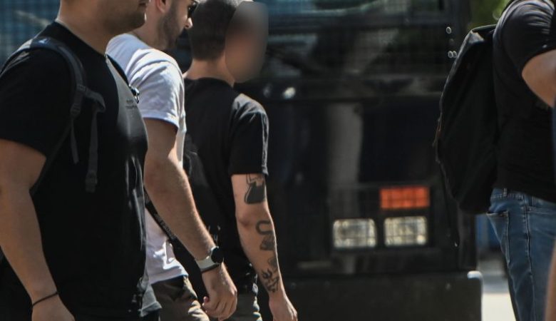 Αναβολή στη δίκη του Γιάννη Μάλαμα – Κατηγορείται για βία και απειλές σε αστυνομικούς