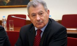 Δίκη για τη δολοφονία Βαλυράκη: «Τραβάει το κοντάρι ο ένας, ακούμπησε στην τέντα πρώτα και μετά τον χτύπησε στο κεφάλι»