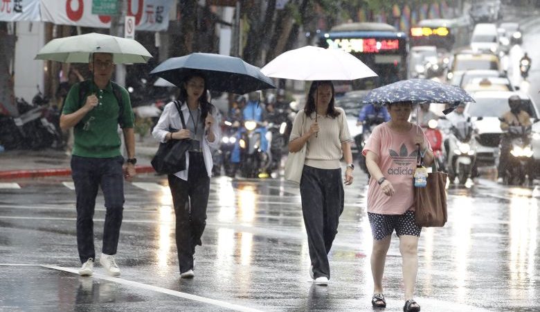 Δύο νεκροί και 30 αγνοούμενοι από τον τυφώνα Ραγκάσα στην Ταϊβάν