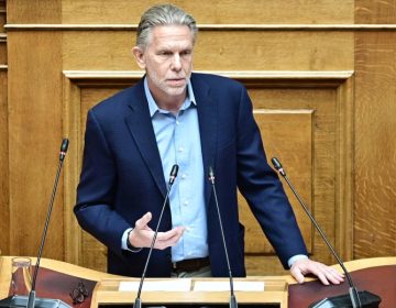 Χαμός στην Βουλή για την κατάθεση του Νίκου Σαλάτα στην εξεταστική για τον ΟΠΕΚΕΠΕ