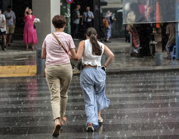 Καιρός: Πού θα εκδηλωθούν τοπικές βροχές και σποραδικές καταιγίδες