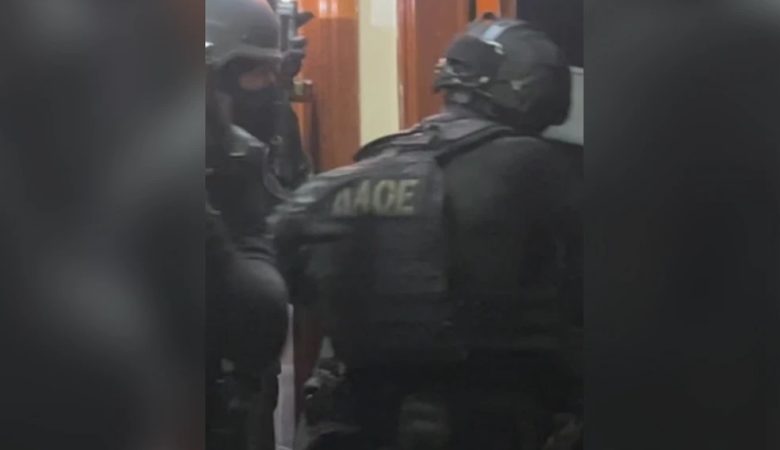 Επιχείρηση του «ελληνικού FBI» στην Αττική: Εντοπίστηκαν τουλάχιστον 40 περιπτώσεις εξαπάτησης πολιτών από τους δήθεν υπαλλήλους δημόσιων οργανισμών