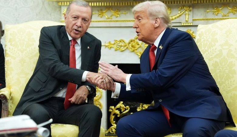 Συνάντηση Τραμπ με Ερντογάν στον Λευκό Οίκο: «Είναι φίλος μου, θα αγοράσει αυτά που θέλει»