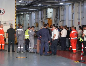 Aπεργιακή κινητοποίηση στα πλοία της ακτοπλοΐας μετά τον θάνατο 20χρονου ναυτεργάτη στο «Blue Star Χίος» – Τι διεκδικούν τα σωματεία