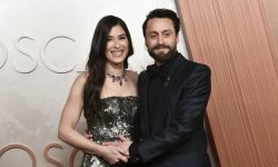 Ο Κίραν Κάλκιν και η σύζυγός του Τζαζ Τσάρτον περιμένουν το τρίτο τους παιδί