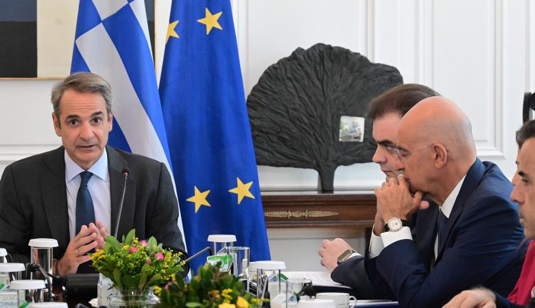 Μητσοτάκης στο υπουργικό: Μάχη για την αλήθεια, από τα Τέμπη μέχρι την εξωτερική πολιτική – Εκπέμψαμε το σήμα της ισχυρής Ελλάδας στον ΟΗΕ