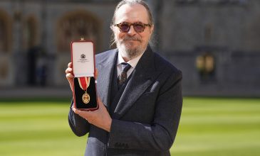 Ο Γκάρι Όλντμαν έγινε «Σερ» – Τον έχρισε ιππότη ο πρίγκιπας Ουίλιαμ