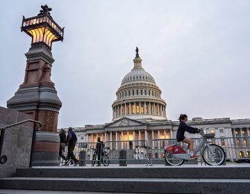 ΗΠΑ: Μετά το κυβερνητικό «shutdown», ο Τραμπ απειλεί με απολύσεις