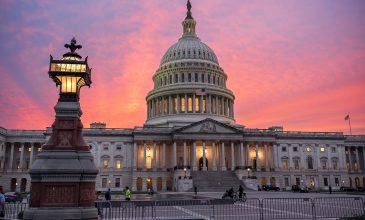 Shutdown στις ΗΠΑ: Η χώρα εισήλθε σε περίοδο δημοσιονομικής παράλυσης χωρίς να διαφαίνεται διέξοδος στην κρίση