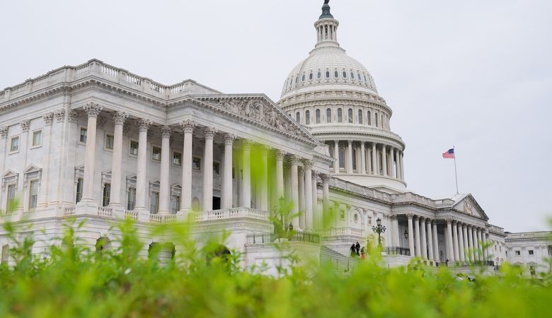 ΗΠΑ: Η Γερουσία εγκρίνει οριστικά την πρόταση για να τερματιστεί προσωρινά το shutdown