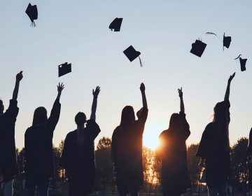 Η κυβέρνηση Τραμπ θέτει συγκεκριμένα κριτήρια εισαγωγής ξένων φοιτητών σε κολέγια