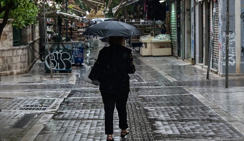 Πού θα έχει βροχές και καταιγίδες σήμερα