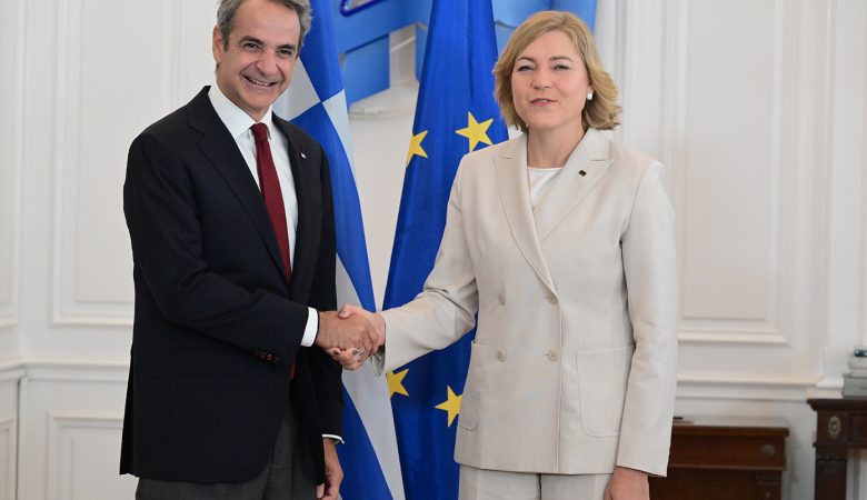 Η προστασία των ανηλίκων στην ψηφιακή εποχή στο επίκεντρο της συνάντησης του Κυριάκου Μητσοτάκη με την αντιπρόεδρο της Κομισιόν