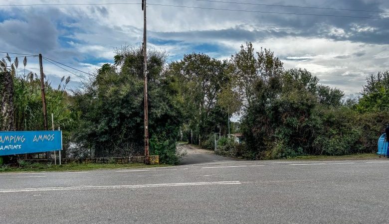 Ραγδαίες εξελίξεις στην υπόθεση της διπλής δολοφονίας στη Φοινικούντα: Συνελήφθη 22χρονος ως συνεργός του δράστη – Προσήλθε αυτοβούλως στη ΓΑΔΑ