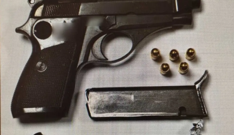 Συνελήφθη άντρας σε νυχτερινό κέντρο διασκέδασης στην Αττική με όπλο και ναρκωτικά