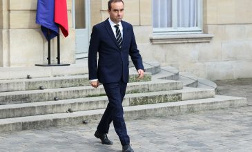 Ραγδαίες πολιτικές εξελίξεις στη Γαλλία: Παραιτήθηκε ο πρωθυπουργός Σεμπαστιάν Λεκορνί