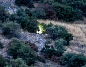 Ελεύθεροι με περιοριστικούς όρους αφέθηκαν τα δύο αδέλφια που έψαχναν λίρες με τον 53χρονο που πέθανε σε σπηλιά στη Λάρισα