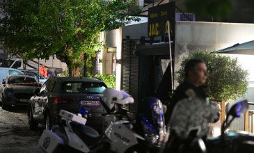 Βίντεο ντοκουμέντο από την στιγμή που άγνωστος μεταφέρει σακούλα με τη βόμβα στην είσοδο της ντισκοτέκ «Jacky.O.»