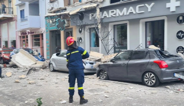 Κατέρρευσε μπαλκόνι στο Λαύριο – Τραυματίστηκε γυναίκα