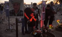 Δύο χρόνια μετά την φονική επίθεση της Χαμάς: Ισραηλινοί αποτίουν φόρο τιμής στα θύματα της 7ης Οκτωβρίου 2023