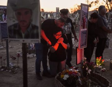 Δύο χρόνια μετά την φονική επίθεση της Χαμάς: Ισραηλινοί αποτίουν φόρο τιμής στα θύματα της 7ης Οκτωβρίου 2023