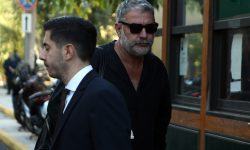«Μόνο μια τσικουδιά ήπια» – Ένοχος ο Βασίλης Μπισμπίκης για το τροχαίο στη Φιλοθέη, χρηματική ποινή 7.000 ευρώ του επέβαλε το δικαστήριο