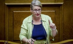 Δίκη Χρυσής Αυγής: Η σύζυγος του Μιχαλολιάκου στην απολογία της αρνήθηκε την κατηγορία της συμμετοχής σε εγκληματική οργάνωση