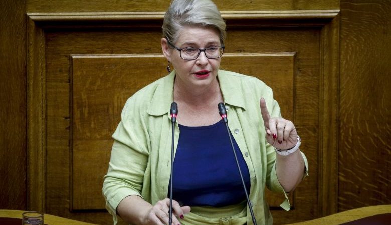 Δίκη Χρυσής Αυγής: Η σύζυγος του Μιχαλολιάκου στην απολογία της αρνήθηκε την κατηγορία της συμμετοχής σε εγκληματική οργάνωση