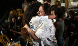 Το Φόρουμ των Οικογενειών των ομήρων χαιρετίζει τη συμφωνία που κλείστηκε ανάμεσα στη Χαμάς και το Ισραήλ