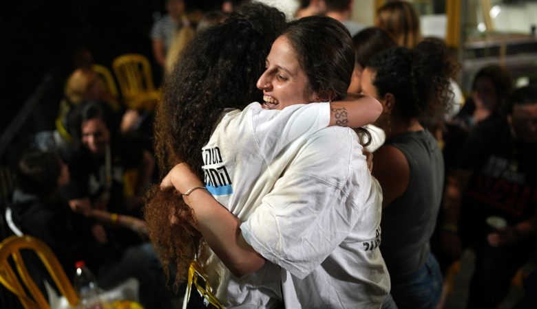 Το Φόρουμ των Οικογενειών των ομήρων χαιρετίζει τη συμφωνία που κλείστηκε ανάμεσα στη Χαμάς και το Ισραήλ