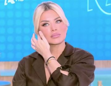 Κατερίνα Καινούργιου: Σχολιάζαμε την εμφάνιση των ανθρώπων και γελάγαμε. Ντρέπομαι!