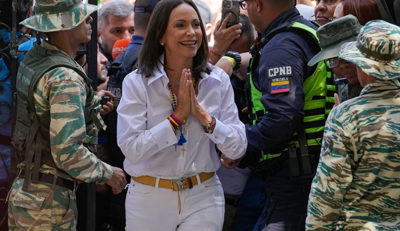 Στη Μαρία Κορίνα Ματσάδο το φετινό Νόμπελ Ειρήνης – «Κρατά αναμμένη τη φλόγα της δημοκρατίας μέσα στο σκοτάδι που γίνεται πιο πυκνό»