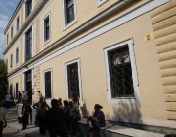 Αναβλήθηκε για την Πέμπτη η δίκη του πατέρα που φέρεται να έκανε χρήση ναρκωτικών δίπλα στο μωρό του