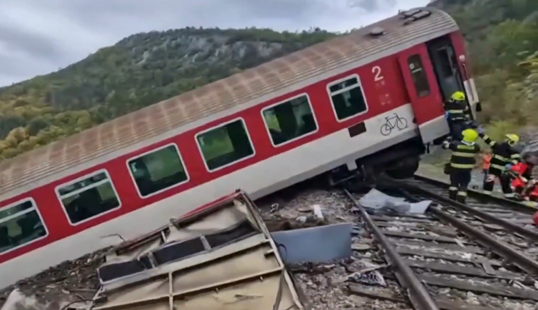 Τουλάχιστον 66 οι τραυματίες από τη σύγκρουση τρένων στην Σλοβακία