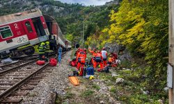 Μετωπική σύγκρουση δύο τρένων στη Σλοβακία – Τουλάχιστον 20 τραυματίες