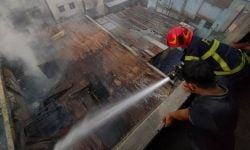 Φρίκη στο Μπανγκλαντές: Τουλάχιστον 16 νεκροί από φωτιά σε βιοτεχνία ενδυμάτων