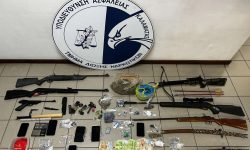 Εξαρθρώθηκε εγκληματική οργάνωση διακίνησης ναρκωτικών στην περιοχή του Δήμου Πύλου – Εντοπίστηκαν όπλα, βαλλίστρες και σπαθιά
