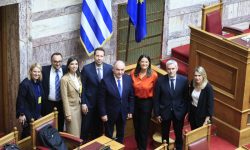 Βουλή: Ψηφίστηκε από την Ολομέλεια, με 158 «υπέρ» έναντι 109 «όχι», το εργασιακό νομοσχέδιο