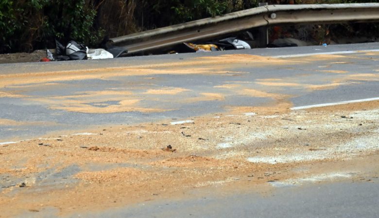 Με αίμα βάφτηκε η άσφαλτος στις Αφίδνες: Το ένα Ι.Χ. μπήκε στο αντίθετο ρεύμα και προκάλεσε την σοκαριστική καραμπόλα