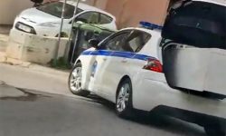Περιπολικό μεταφέρει… ψυγείο και το βίντεο στο TikTok κάνει τον γύρο του διαδικτύου