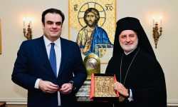 Συνάντηση του Κυριάκου Πιερρακάκη με τον Αρχιεπίσκοπο Αμερικής Ελπιδοφόρο
