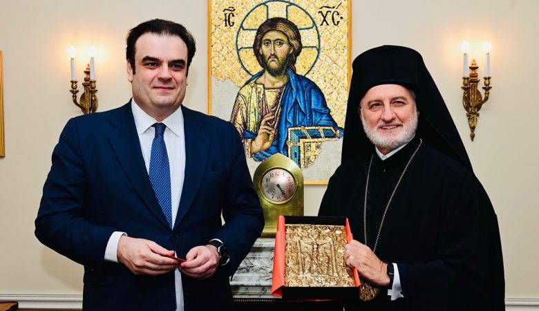 Συνάντηση του Κυριάκου Πιερρακάκη με τον Αρχιεπίσκοπο Αμερικής Ελπιδοφόρο